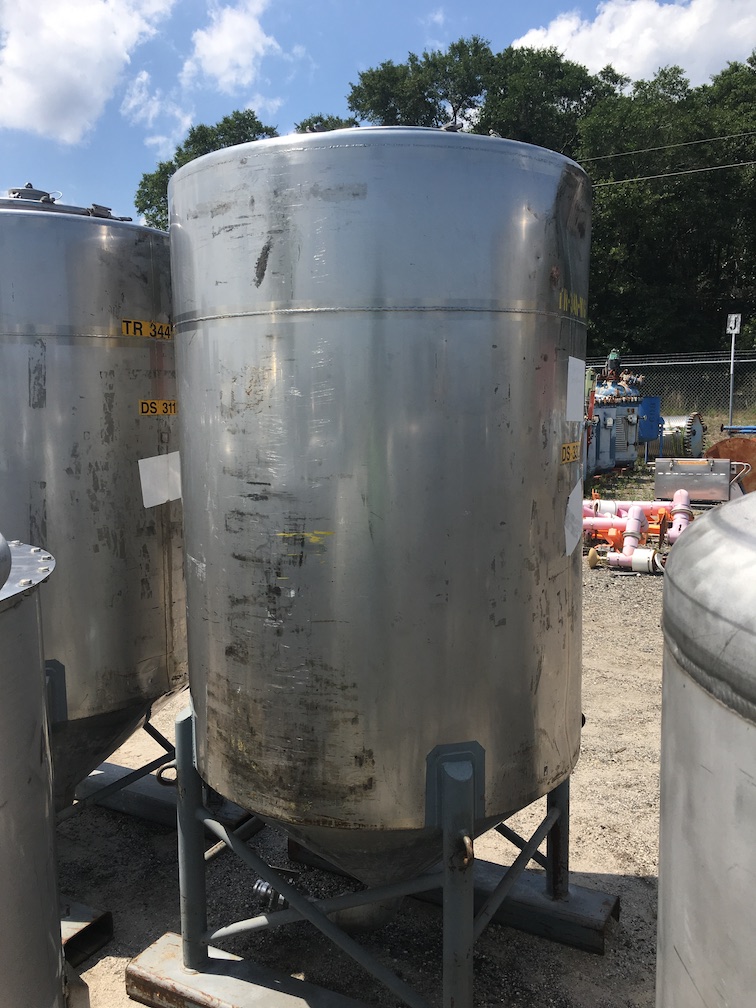 500 Gallon WALKER Vertical Tank 304 Stainless Steel 368477