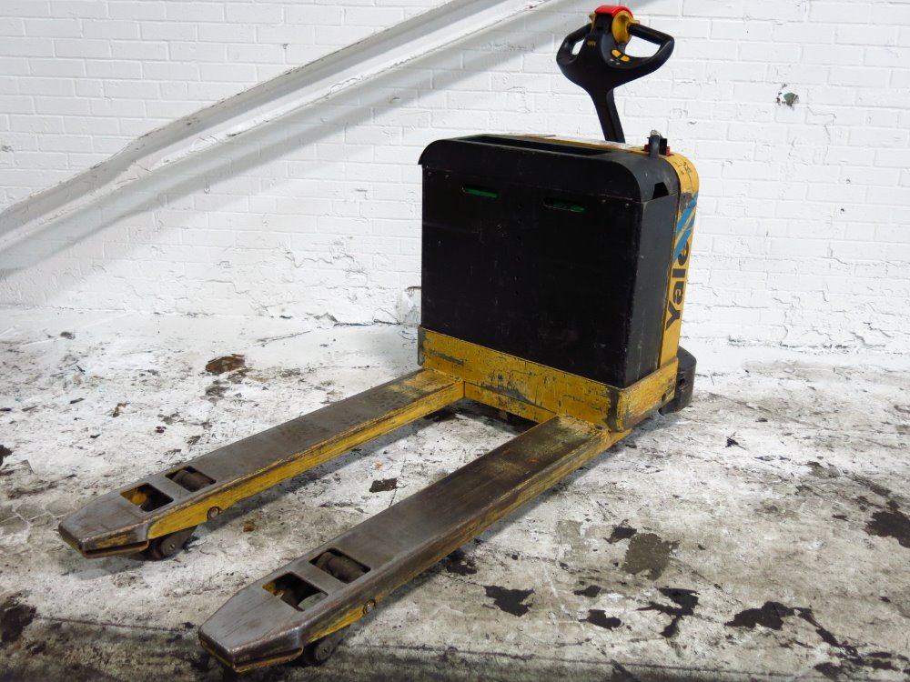 YALE MPB040EN24T2748 Electric Pallet Jack Forklifts and Pallet Jacks