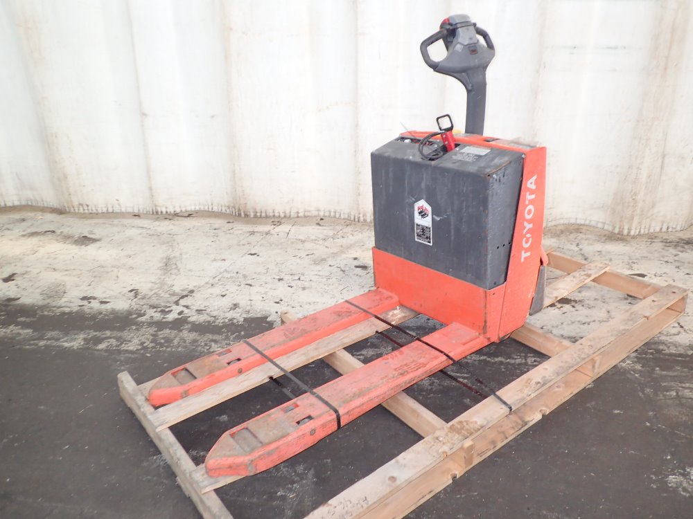 TOYOTA 7HBW23 Electric Pallet Jack | 320982