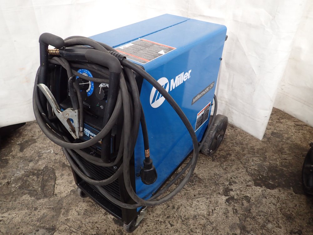 MILLER MILLERMATIC 212 AUTOSET Welder 340939