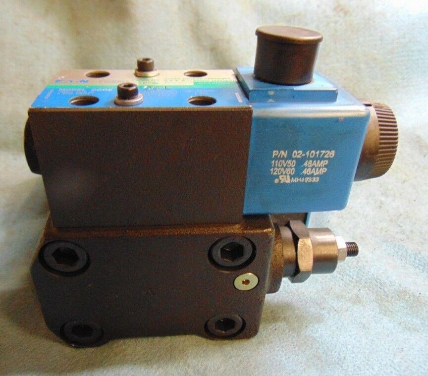 Vickers Eaton Hydraulic Control Valve With Pilot Valve 377505