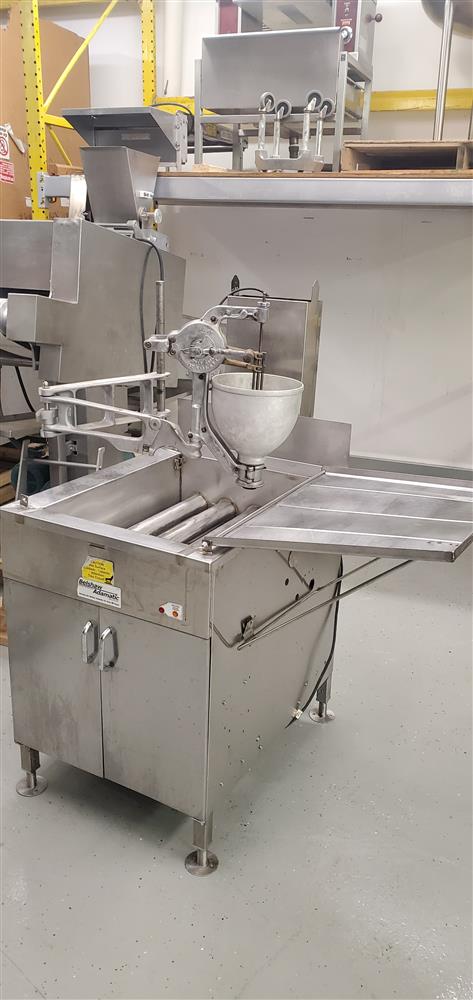 BELSHAW Donut Fryer With Filter - Natural Gas | 378112