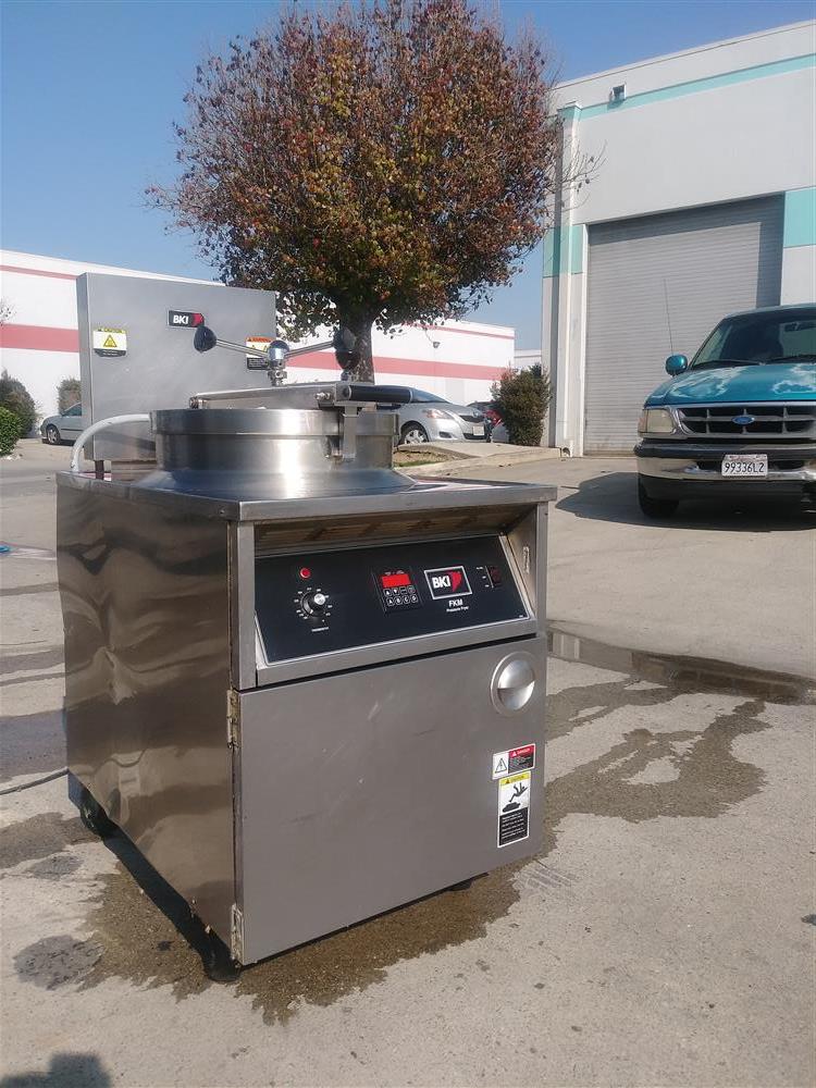 BKI Electric Pressure Fryer 382059 For Sale Used